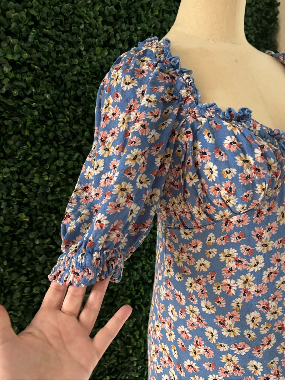 Sz L Olivaceous Periwinkle Blue Floral Puff Sleeve Sweetheart Mini Dress